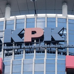 Ini Barang Sitaan KPK dari Rumah Ridwan Kamil