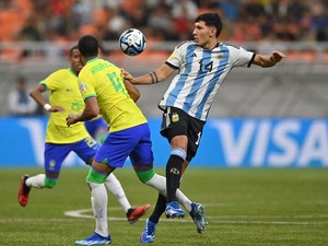 Ramai-Riuh Suporter Saksikan Aksi Kelas Dunia di Brasil Vs Argentina