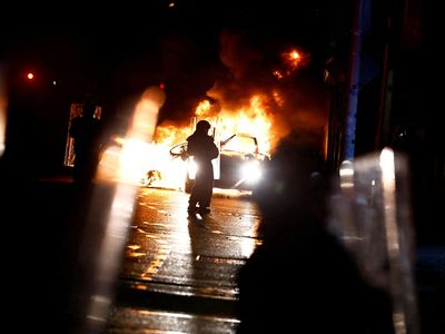 Kerusuhan Pecah di Ibu Kota Eropa, Massa Serang Pusat Imigrasi