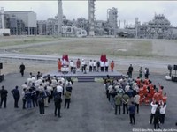 Dari Rp702 T Proyek Migas Kebanggaan Jokowi, Baru 1 yang Beroperasi