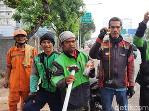Dulu Jadi Korban, Usmanto Kini Jadi Penyapu Ranjau Paku Jakarta