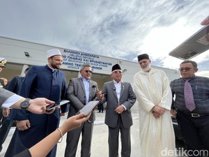 Maruf Amin Salat Jumat di Masjid Athena Yunani, Berdoa untuk Gaza