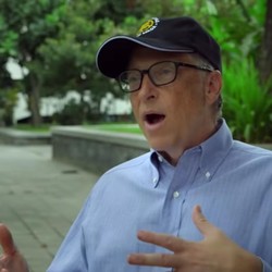 RI Mau Batasi Medsos, Bill Gates Sebut Usia Tepat Anak Boleh Main HP
