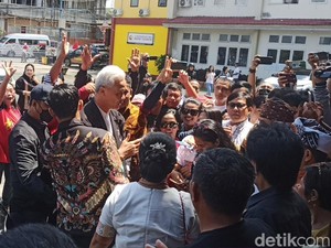 Berkunjung ke Toraja, Ganjar Pranowo Disambut Emak-emak Teriakan Presiden