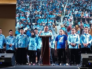 Ikrar Ribuan Relawan di Bandung Siap Menangkan Prabowo-Gibran