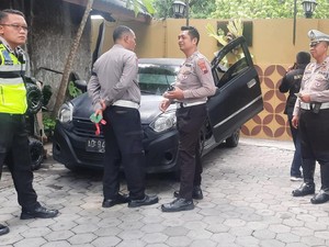 Identitas Pemobil Viral Tanpa Pintu Bagasi Bawa 2 Bayi, Ternyata Asal Sukoharjo