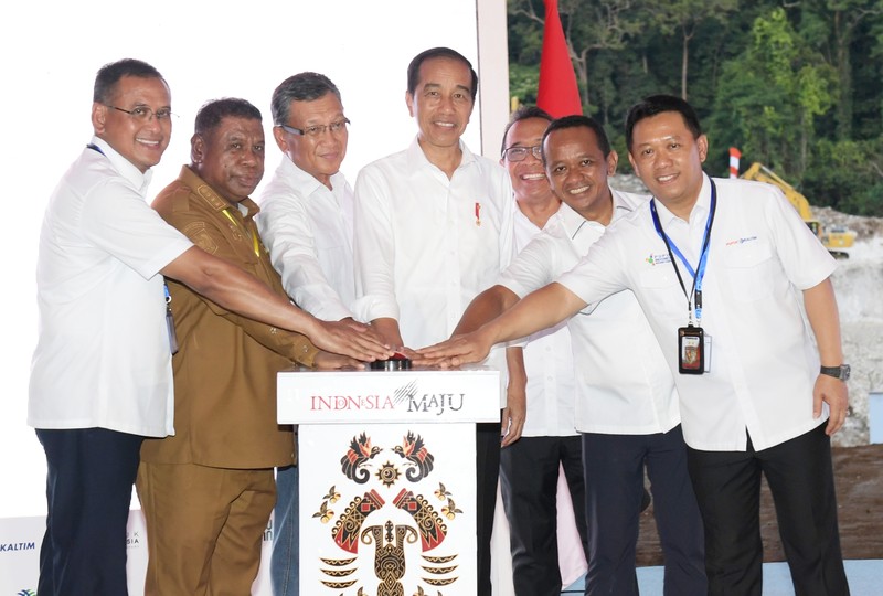 Presiden Joko Widodo dalam peresmian peletakan batu pertama pembangunan Proyek Strategis Nasional (PSN) Kawasan Industri Pupuk, di Fakfak, Papua Barat, Kamis (23/11/2023) kemarin. (Dok. Kris-Biro Setpres RI)