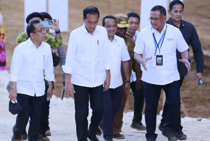 Presiden Joko Widodo dalam peresmian peletakan batu pertama pembangunan Proyek Strategis Nasional (PSN) Kawasan Industri Pupuk, di Fakfak, Papua Barat, Kamis (23/11/2023) kemarin. (Dok. Kris-Biro Setpres RI)