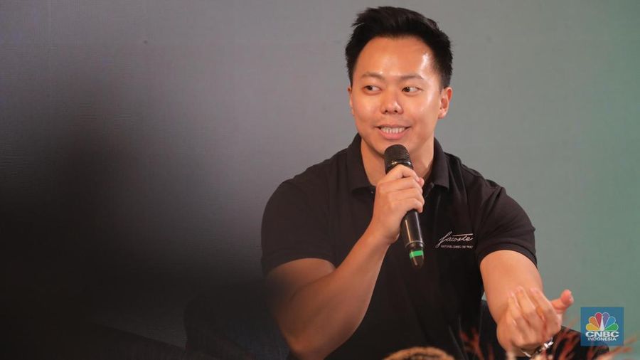 CEO Finex, Agung Wisnuaji memberikan pemaparan dalam acara Kelas Cuan bersama Finex di ALILA SCBD, Jakarta, Sabtu (25/11/2023). (վ/Faisal Rahman)