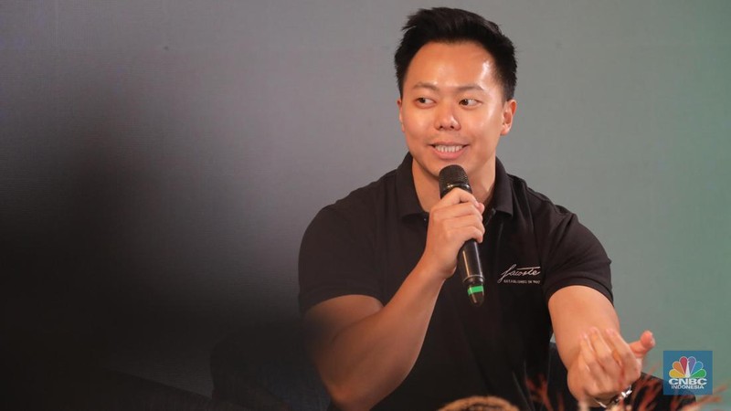 CEO Finex, Agung Wisnuaji memberikan pemaparan dalam acara Kelas Cuan bersama Finex di ALILA SCBD, Jakarta, Sabtu (25/11/2023). (վ/Faisal Rahman)