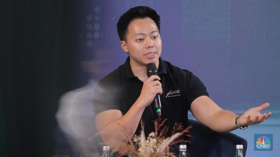 Professional Trader, Andy Senjaya memberikan pemaparan dalam acara Kelas Cuan bersama Finex di ALILA SCBD, Jakarta, Sabtu (25/11/2023). (CNBC Indonesia/Faisal Rahman)