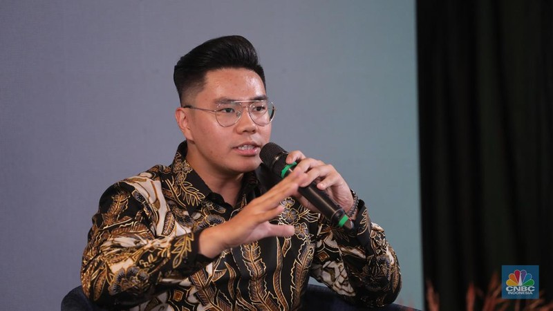CEO Finex, Agung Wisnuaji memberikan pemaparan dalam acara Kelas Cuan bersama Finex di ALILA SCBD, Jakarta, Sabtu (25/11/2023). (վ/Faisal Rahman)