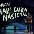 Jokowi Rayakan Puncak Guru Hari Nasional & Bagi-bagi Sepeda