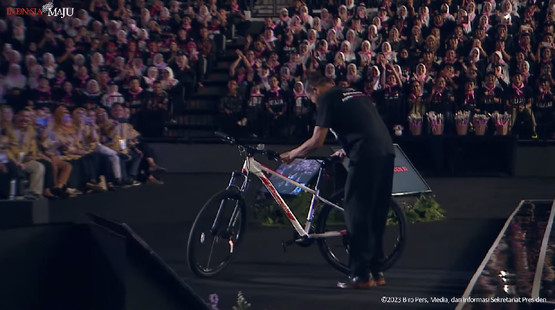 Sambutan Presiden Jokowi pada Puncak Peringatan Hari Guru Nasional, Jakarta, 25 November 2023. Sambutan Presiden Jokowi pada Puncak Peringatan Hari Guru Nasional, Jakarta, 25 November 2023. (Tangkapan Layar Youtube Sekretariat Presiden)