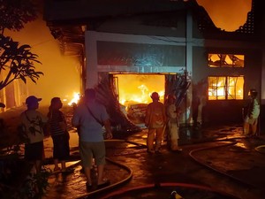 Kebakaran Pabrik Sarung Tangan di Pleret: Kronologi hingga Dugaan Penyebab