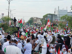 Aksi Bela Palestina, Masyarakat Padati Jalan GDC Depok
