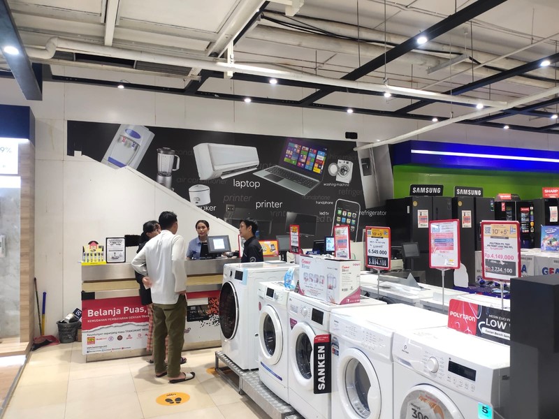 Transmart Full Day Sale di Transmart Cempaka Putih, Jakarta, Minggu, 26/11. (CNBC Indonesia/Rosseno Aji Nugroho) Transmart Full Day Sale di Transmart Cempaka Putih, Jakarta, Minggu, 26/11. (CNBC Indonesia/Rosseno Aji Nugroho)
