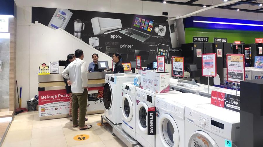 Transmart Full Day Sale di Transmart Cempaka Putih, Jakarta, Minggu, 26/11. (CNBC Indonesia/Rosseno Aji Nugroho)