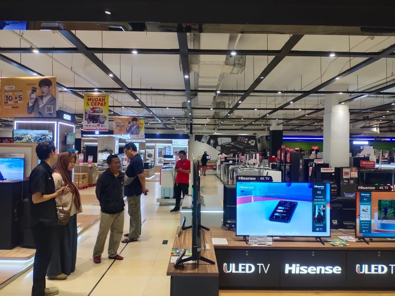 Transmart Full Day Sale di Transmart Cempaka Putih, Jakarta, Minggu, 26/11. (CNBC Indonesia/Rosseno Aji Nugroho)