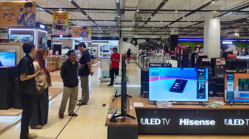 Transmart Full Day Sale di Transmart Cempaka Putih, Jakarta, Minggu, 26/11. (CNBC Indonesia/Rosseno Aji Nugroho)