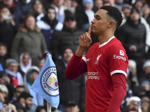 Sukses Liverpool Disebut Lebih Bernilai ketimbang Trofi-trofi Man City