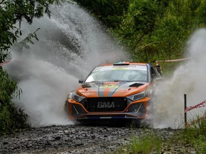Tak Cuma Balap Jetski, Danau Toba Juga Diramaikan Balap Reli
