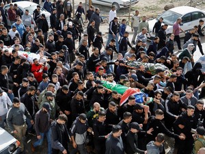 Momen Pemakaman 6 Warga Palestina yang Tewas Diserang Israel di Tepi Barat