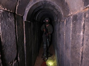 Dua Risiko Besar Jika Israel Nekat Banjiri Terowongan Hamas