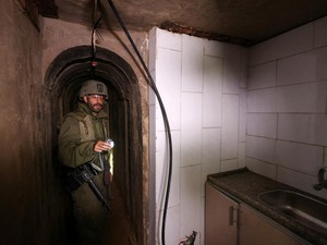 Keterlaluan! Tentara Israel Kumandangkan Doa Yahudi di Masjid Palestina