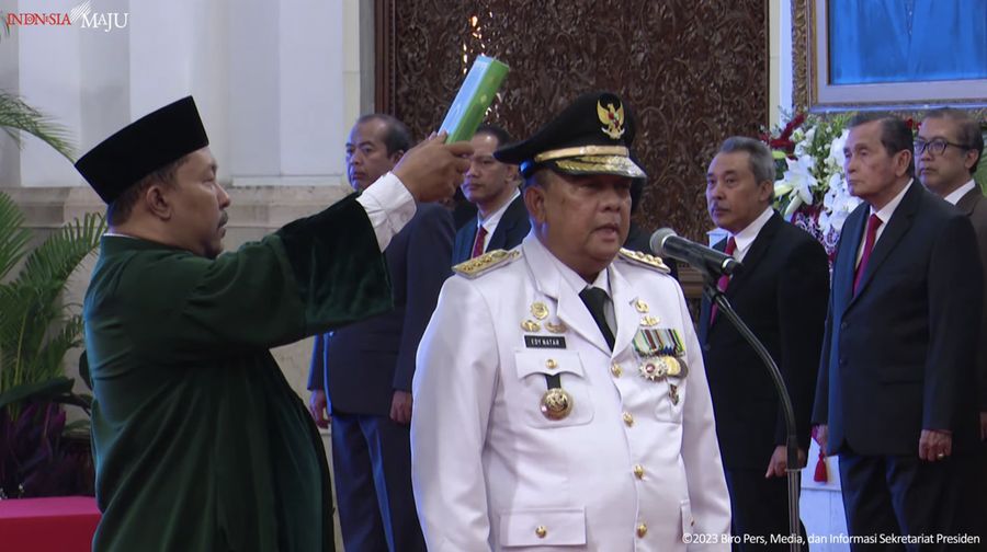 Presiden Jokowi Lantik Gubernur Riau dan Ketua Sementara KPK, Istana Negara, 27 November 2023. (Tangkapan layar Youtube)