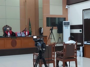 Haris Azhar Minta Dilepaskan dari Tuntutan Penjara di Kasus Lord Luhut