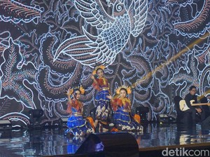 Tari Asmarandana Bius Panggung detikJatim Awards 2023 di Kota Batu