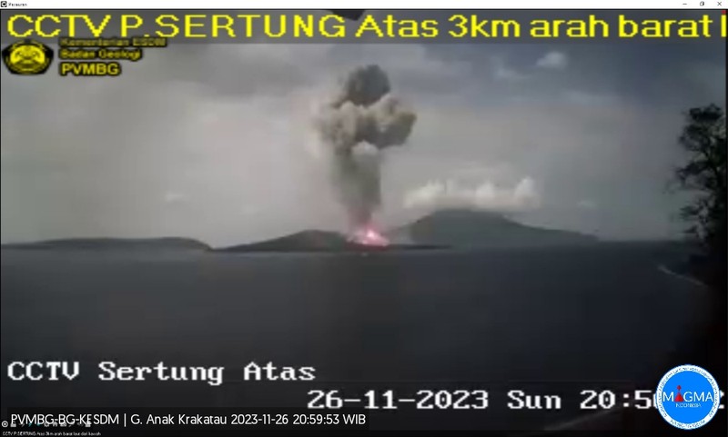 Terjadi erupsi G. Anak Krakatau pada hari Senin, 27 November 2023, pukul 11:43 WIB dengan tinggi kolom abu teramati ± 2000 m di atas puncak (± 2157 m di atas permukaan laut). (Dok: PVMBG Kementerian ESDM Terjadi erupsi G. Anak Krakatau pada hari Senin, 27 November 2023, pukul 11:43 WIB dengan tinggi kolom abu teramati ± 2000 m di atas puncak (± 2157 m di atas permukaan laut). (Dok: PVMBG Kementerian ESDM