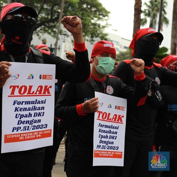 Potret Massa Partai Buruh-KSPI Demo Tuntut UMP Harus Naik 15%