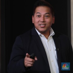 Bos Mandiri Utama Finance Ungkap Kredit Mobil Listrik Kencang