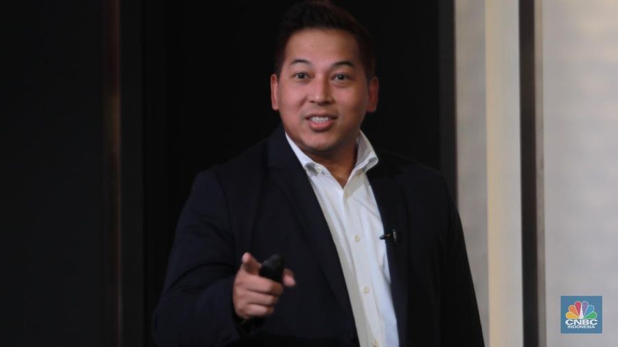 Direktur Finance & Bussines Relationship Mandiri Utama Finance, Rully Setiawan dalam Road to CNBC Indonesia Awards 2023. (CNBC Indonesia/Muhammad Sabki)