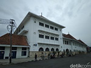 Kala Kebakaran Melanda Gedung BAT Cirebon di Tahun Pertama Beroperasi