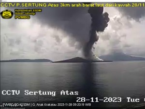 Gunung Anak Krakatau Erupsi, Nelayan Diimbau Pakai Jaket Pelampung