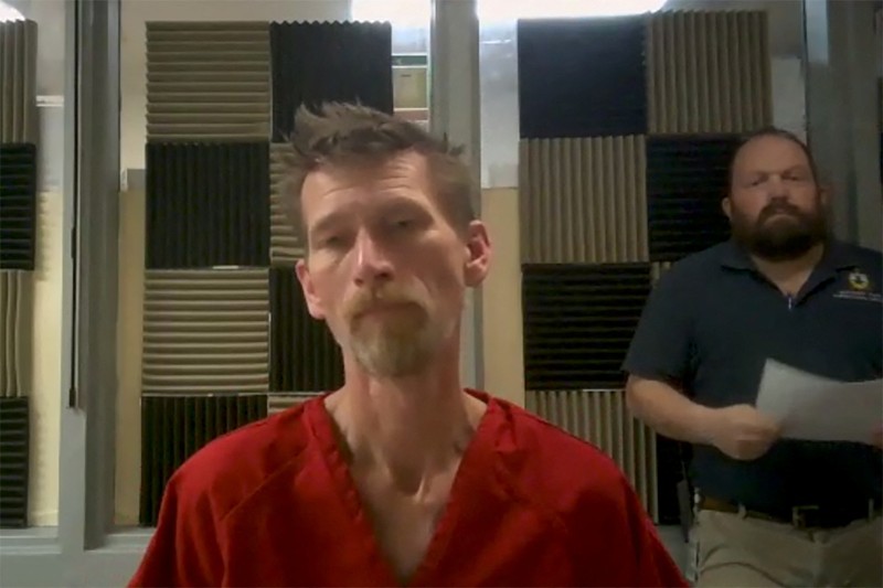 Jason J. Eaton, 48, tersangka yang ditangkap dalam penembakan tiga mahasiswa keturunan Palestina, berpose untuk foto pemesanan polisi di Burlington, Vermont, AS, 27 November 2023. Jason J. Eaton, 48, tersangka yang ditangkap dalam penembakan tiga mahasiswa keturunan Palestina, berpose untuk foto pemesanan polisi di Burlington, Vermont, AS, 27 November 2023. (Burlington Police Department/Handout via REUTERS) THIS IMAGE HAS BEEN SUPPLIED BY A THIRD PARTY. THIS PICTURE WAS PROCESSED BY REUTERS TO ENHANCE QUALITY. AN UNPROCESSED VERSION HAS BEEN PROVIDED SEPARATELY.