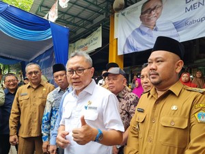 Harga Bapok Diharap Terkendali Saat Nataru, Zulhas: Kuncinya Kerja Sama