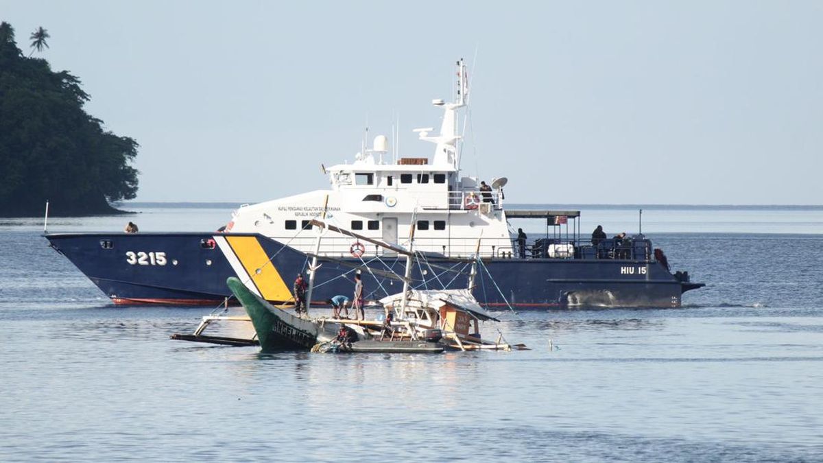 RI Tangkap Kapal Maling Ikan Filipina, Ada Barang Misterius!