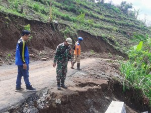 Musim Hujan Tiba, Sejumlah Titik di Kawasan Situbondo Rawan Longsor