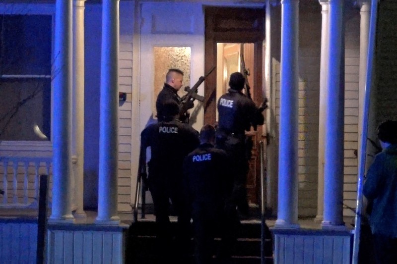 Jason J. Eaton, 48, tersangka yang ditangkap dalam penembakan tiga mahasiswa keturunan Palestina, berpose untuk foto pemesanan polisi di Burlington, Vermont, AS, 27 November 2023. (Burlington Police Department/Handout via REUTERS)  THIS IMAGE HAS BEEN SUPPLIED BY A THIRD PARTY. THIS PICTURE WAS PROCESSED BY REUTERS TO ENHANCE QUALITY. AN UNPROCESSED VERSION HAS BEEN PROVIDED SEPARATELY.
