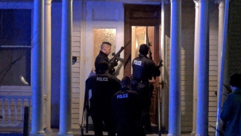 Jason J. Eaton, 48, tersangka yang ditangkap dalam penembakan tiga mahasiswa keturunan Palestina, berpose untuk foto pemesanan polisi di Burlington, Vermont, AS, 27 November 2023. (Burlington Police Department/Handout via REUTERS)  THIS IMAGE HAS BEEN SUPPLIED BY A THIRD PARTY. THIS PICTURE WAS PROCESSED BY REUTERS TO ENHANCE QUALITY. AN UNPROCESSED VERSION HAS BEEN PROVIDED SEPARATELY.
