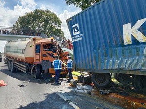 Truk Vs Truk di Tol Belmera Medan, 1 Orang Tewas