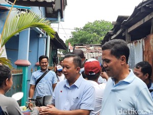 Kampanye, TKN Prabowo-Gibran Bagi Makan Siang dan Susu Gratis di Jaktim