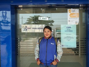 Dicegat Ular hingga Biawak, Begini Perjuangan Mantri Bank di Ujung Timur RI
