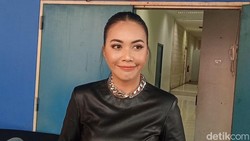 Cerita Denada Dipertemukan Guru Spiritual Terbaik
