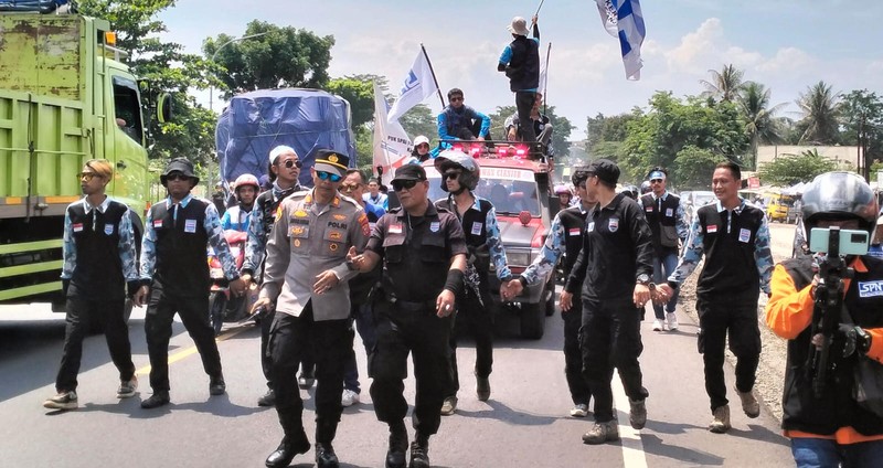 Jalur Cianjur - Bandung lumpuh total akibat demo buruh tuntut UMK 2024. (Dok. KSPI)
