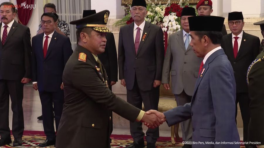 Presiden Jokowi Lantik Kepala Staf Angkatan Darat, Istana Negara, (29/11/2023). (Tangkapan Layar Youtube Sekretariat Presiden)